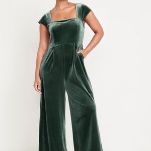 Old Navy Velvet Jumpsuit Fit and Flare Green Size XL